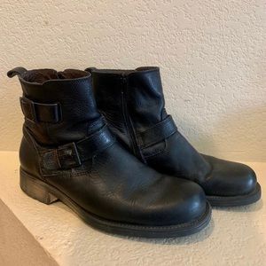 Steve Madden Distressed Style Boots For Men 10.5 size